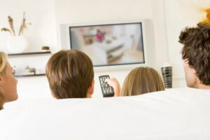 Guardare la Tv, una tentazione mortale